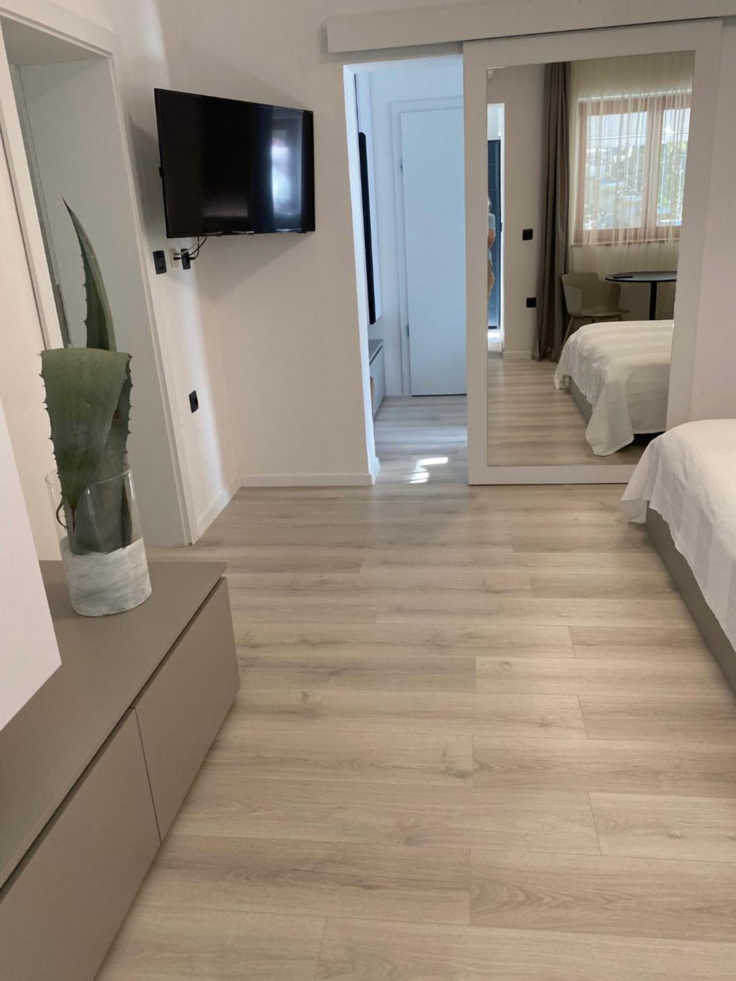 Apartments & Rooms Bianca 木洛希尼 外观 照片